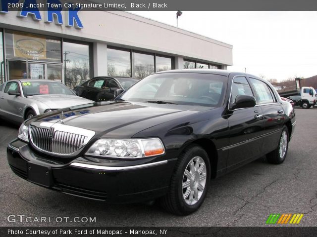 2008 Lincoln Town Car Signature Limited in Black