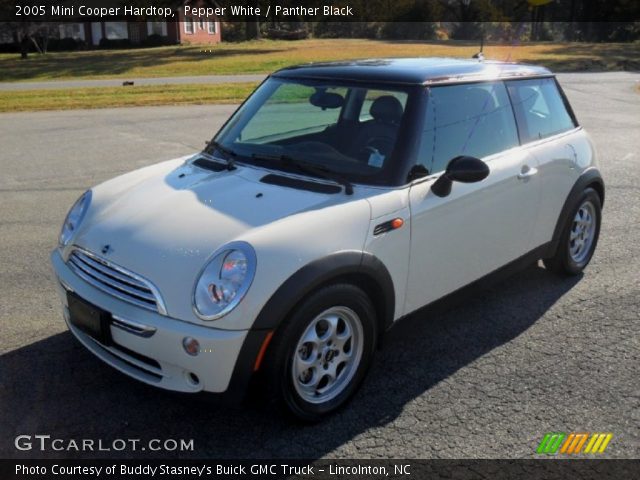 2005 Mini Cooper Hardtop in Pepper White