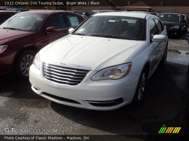 2012 Chrysler 200 Touring Sedan in Bright White