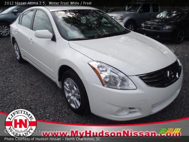 2012 Nissan Altima 2.5 in Winter Frost White