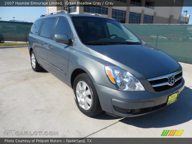 2007 Hyundai Entourage Limited in Green Meadow Gray