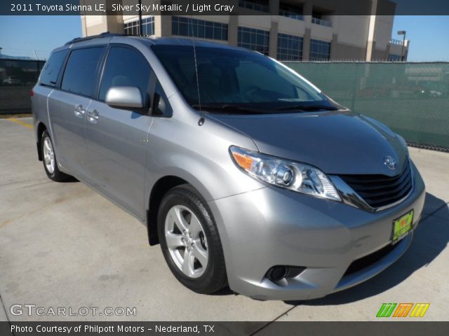 2011 Toyota Sienna LE in Silver Sky Metallic