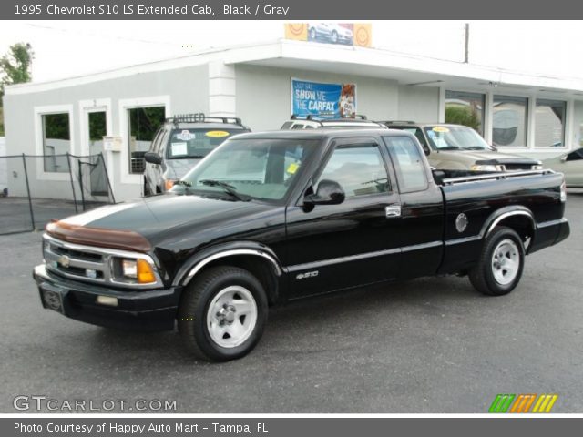 1995 Chevrolet S10 LS Extended Cab in Black