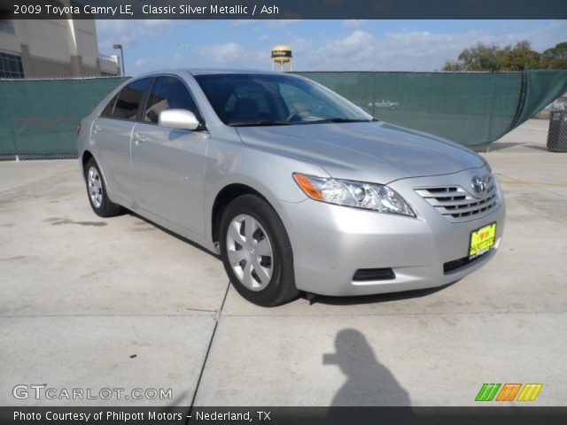 2009 Toyota Camry LE in Classic Silver Metallic