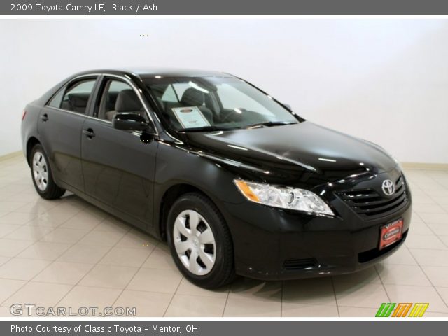 2009 Toyota Camry LE in Black