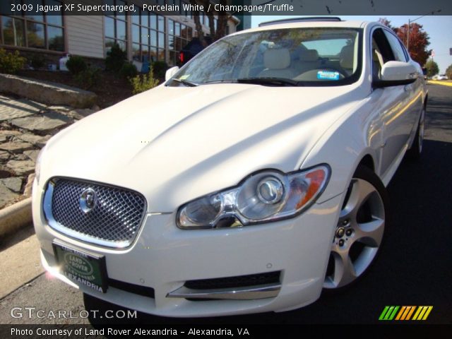 2009 Jaguar XF Supercharged in Porcelain White