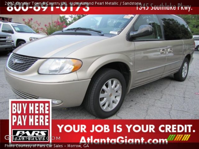 2002 Chrysler Town & Country LXi in Light Almond Pearl Metallic