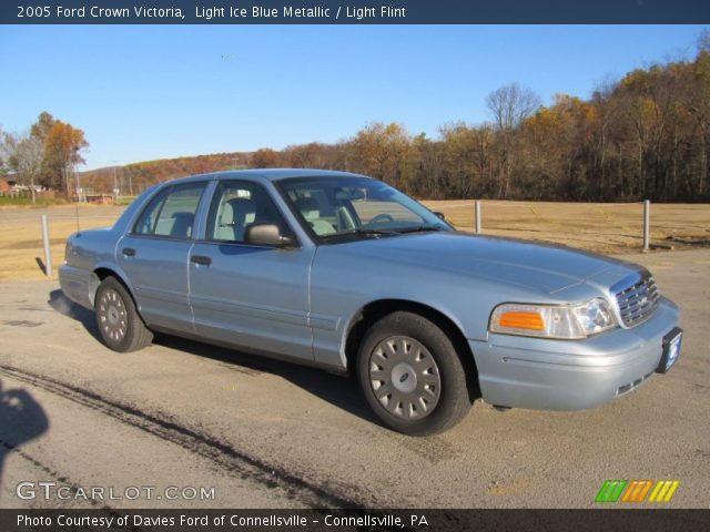 Light Ice Blue Metallic 2005 Ford Crown Victoria Light