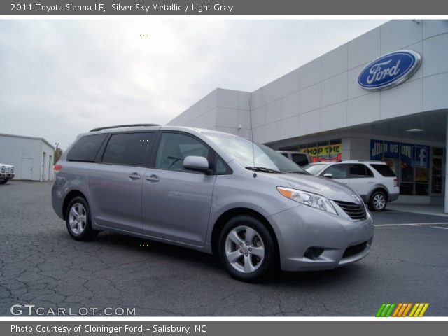 2011 Toyota Sienna LE in Silver Sky Metallic