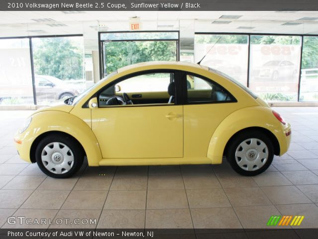 2010 Volkswagen New Beetle 2.5 Coupe in Sunflower Yellow