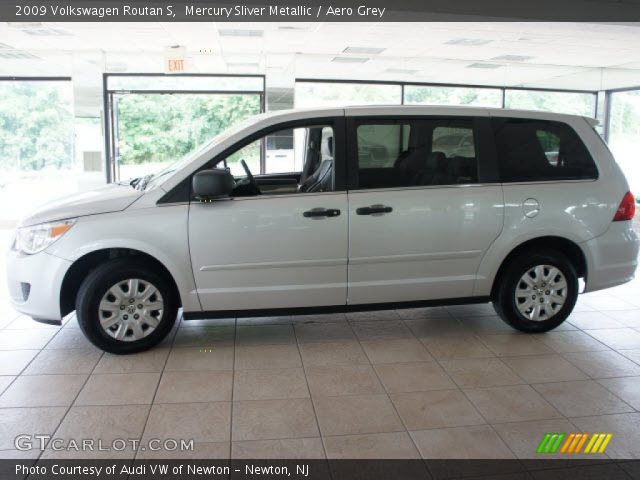 2009 Volkswagen Routan S in Mercury Sliver Metallic