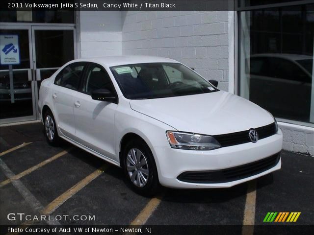 2011 Volkswagen Jetta S Sedan in Candy White