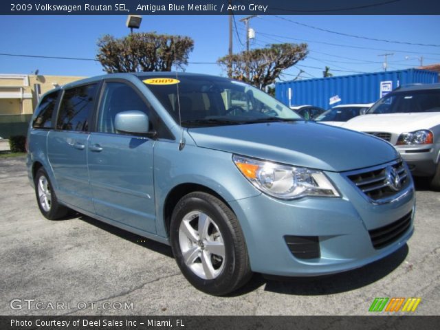 2009 Volkswagen Routan SEL in Antigua Blue Metallic