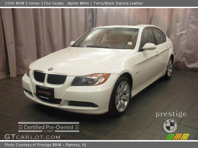 2006 BMW 3 Series 330xi Sedan in Alpine White