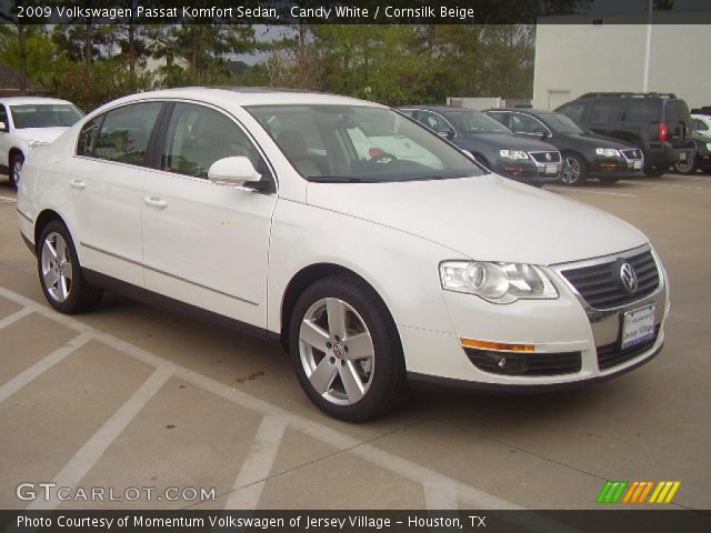 2009 Volkswagen Passat Komfort Sedan in Candy White