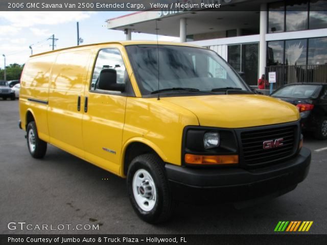 2006 GMC Savana Van 2500 Extended Cargo in Yellow
