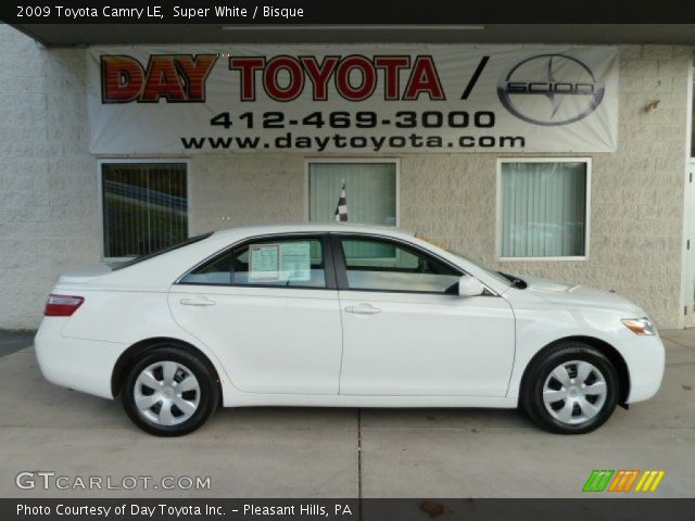 2009 Toyota Camry LE in Super White