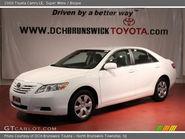 2009 Toyota Camry LE in Super White