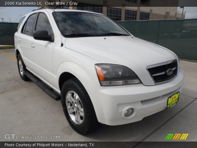 2006 Kia Sorento LX in Clear White