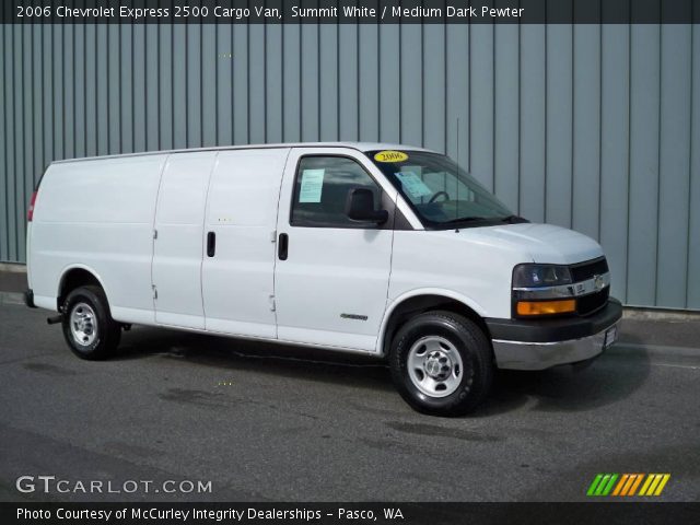 2006 Chevrolet Express 2500 Cargo Van in Summit White
