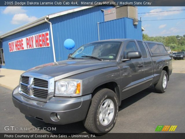 2005 Dodge Dakota Laramie Club Cab 4x4 in Mineral Gray Metallic