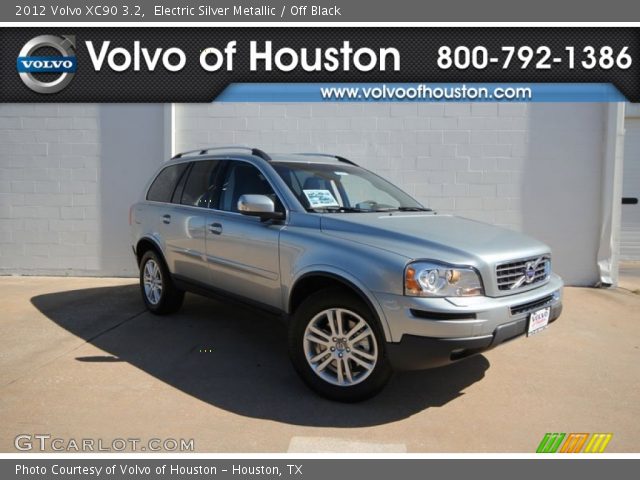 2012 Volvo XC90 3.2 in Electric Silver Metallic