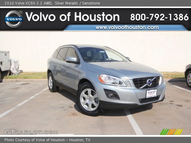 2010 Volvo XC60 3.2 AWD in Silver Metallic