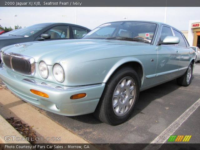 2000 Jaguar XJ XJ8 in Seafrost Pearl