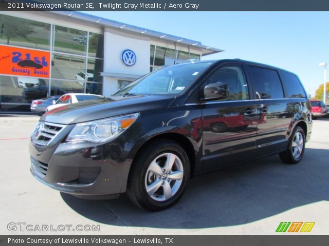2011 Volkswagen Routan SE in Twilight Gray Metallic