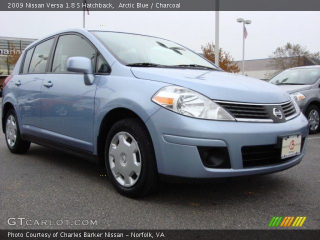 2009 Nissan Versa 1.8 S Hatchback in Arctic Blue