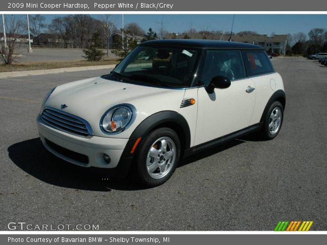 2009 Mini Cooper Hardtop in Pepper White