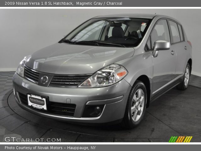 2009 Nissan Versa 1.8 SL Hatchback in Magnetic Gray