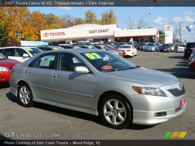 2007 Toyota Camry SE V6 in Titanium Metallic