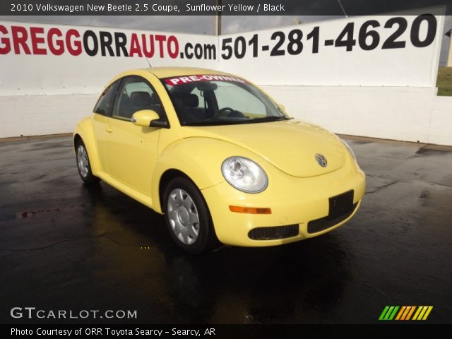 2010 Volkswagen New Beetle 2.5 Coupe in Sunflower Yellow