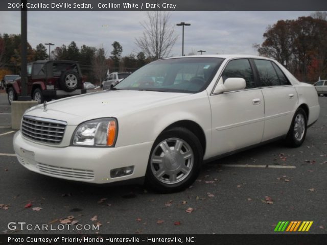 2004 Cadillac DeVille Sedan in Cotillion White