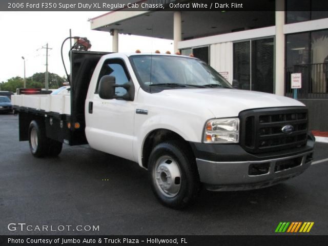 2006 Ford F350 Super Duty XL Regular Cab Chassis in Oxford White