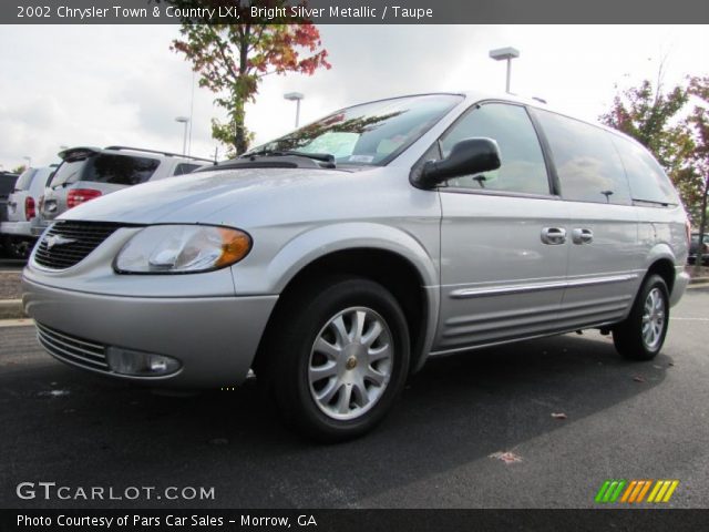 2002 Chrysler Town & Country LXi in Bright Silver Metallic