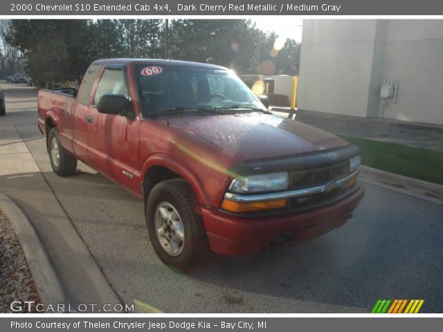 2000 Chevrolet S10 Extended Cab 4x4 in Dark Cherry Red Metallic