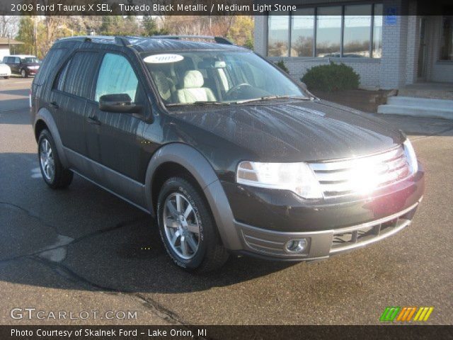 2009 Ford Taurus X SEL in Tuxedo Black Metallic