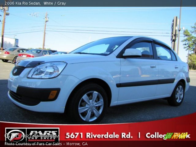 2006 Kia Rio Sedan in White