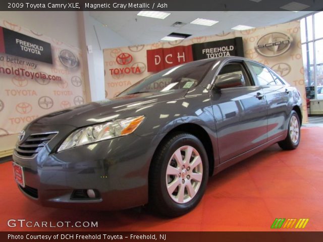 2009 Toyota Camry XLE in Magnetic Gray Metallic