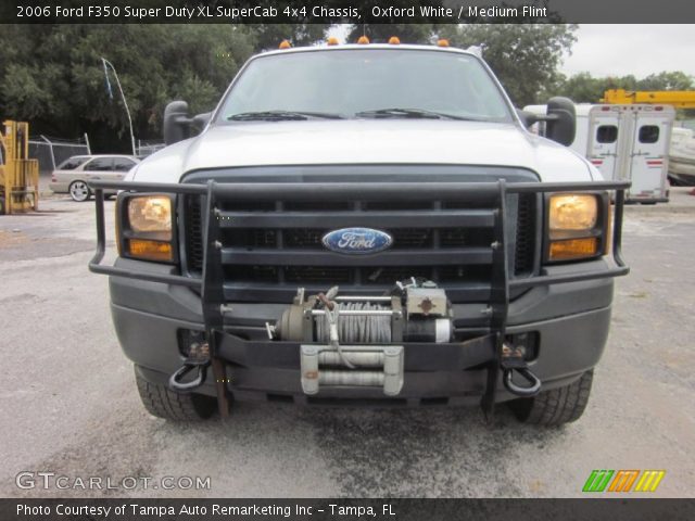 2006 Ford F350 Super Duty XL SuperCab 4x4 Chassis in Oxford White