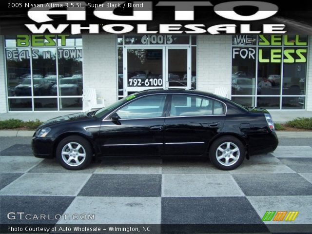 2005 Nissan Altima 3.5 SL in Super Black
