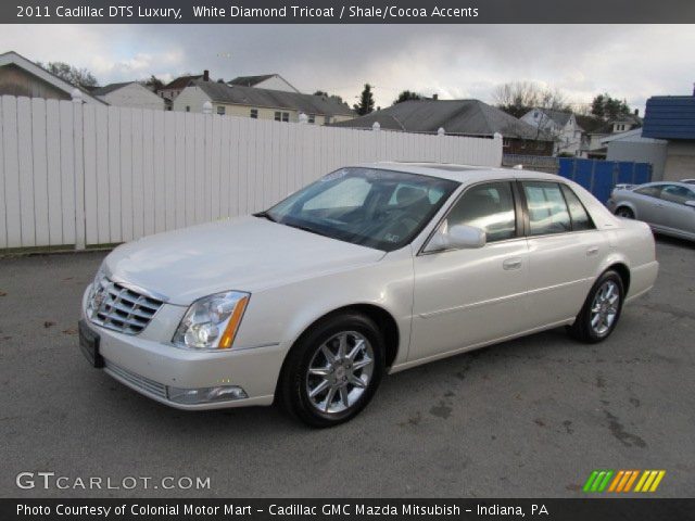 2011 Cadillac DTS Luxury in White Diamond Tricoat