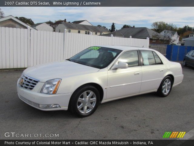 2007 Cadillac DTS Sedan in White Lightning