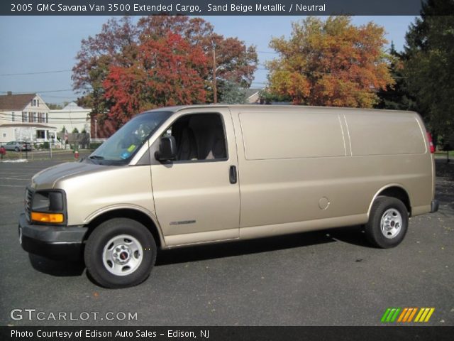 2005 GMC Savana Van 3500 Extended Cargo in Sand Beige Metallic