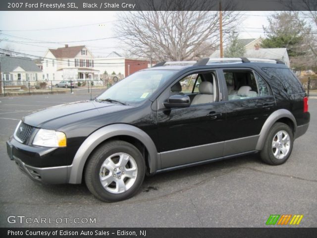 2007 Ford Freestyle SEL in Black