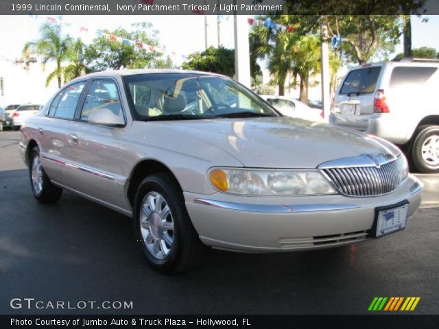 1999 Lincoln Continental  in Ivory Parchment Tricoat