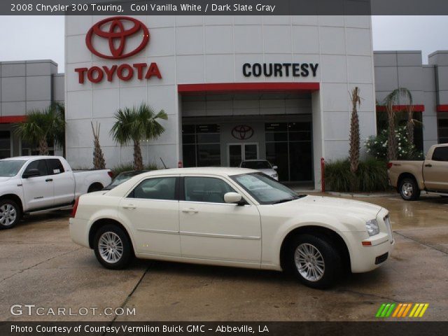 2008 Chrysler 300 Touring in Cool Vanilla White