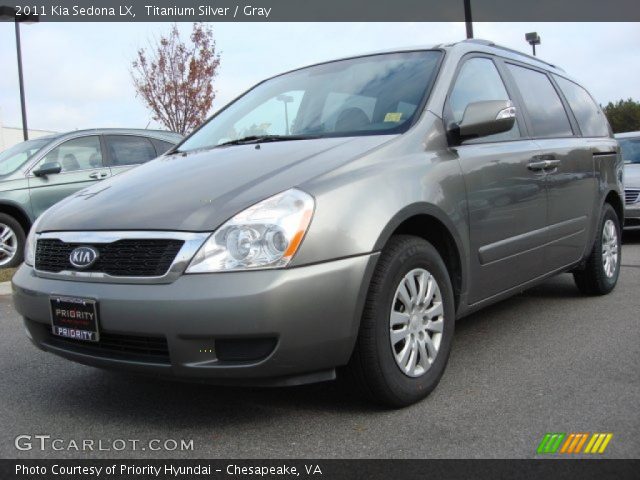 2011 Kia Sedona LX in Titanium Silver